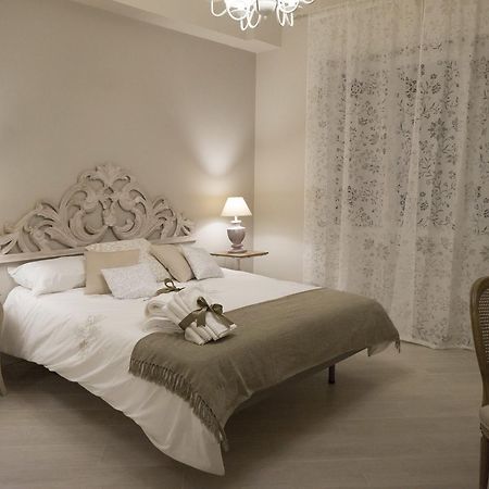 B&B Donna Ada Σαλέρνο Εξωτερικό φωτογραφία