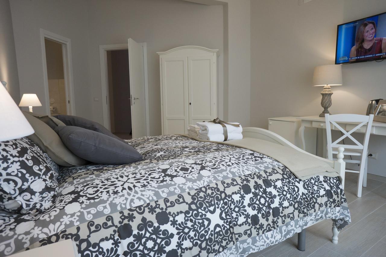 B&B Donna Ada Σαλέρνο Εξωτερικό φωτογραφία